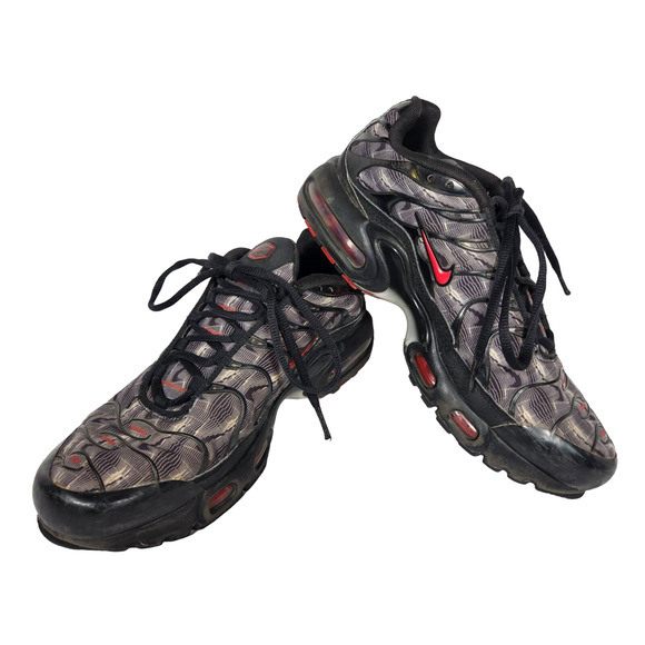 Nike Air Max Plus Youth GS 6.5Y Active Sneaker Black University Red DJ4622-001 - Picture 1 of 7